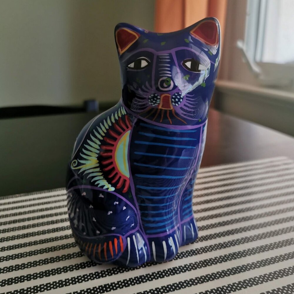Talavera Mexican Pottery‎ Cat Figurine Hand Painted Blue Sun Pattern 5.5"H